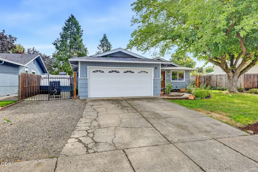 3062 Starwood Court, Medford, OR 97501 - #3