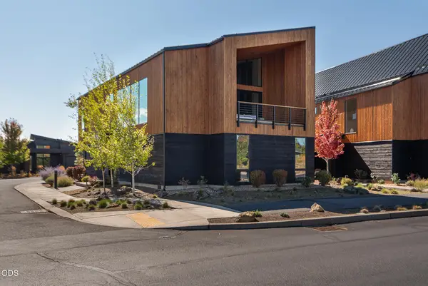 19332 Outrider Loop, Bend, OR 97702
