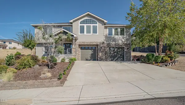 2454 Herrington Way, Medford, OR 97504