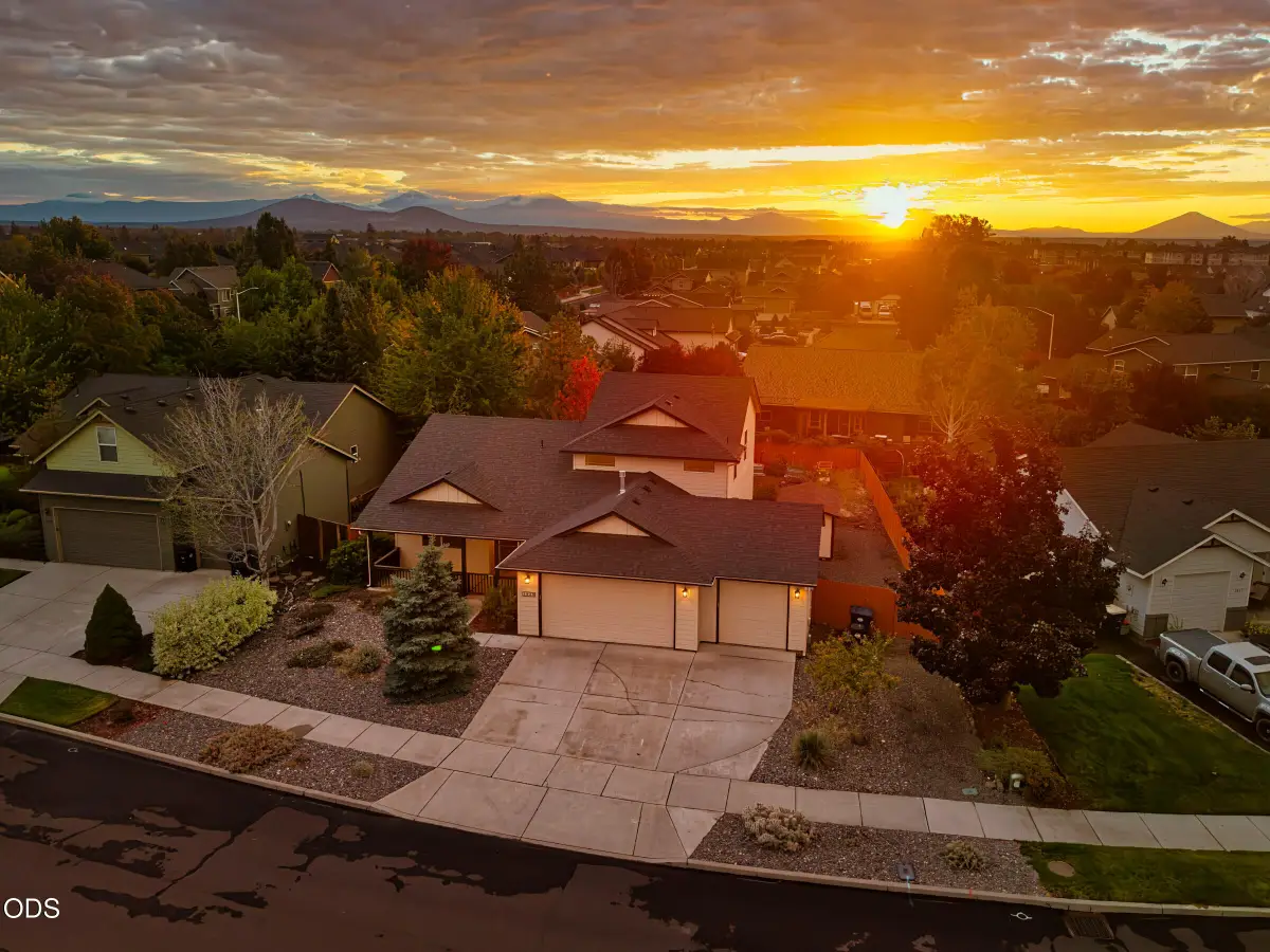 2829 NW 19th Street, Redmond, OR 97756 - #1