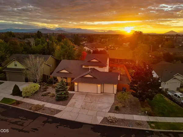 2829 NW 19th Street, Redmond, OR 97756