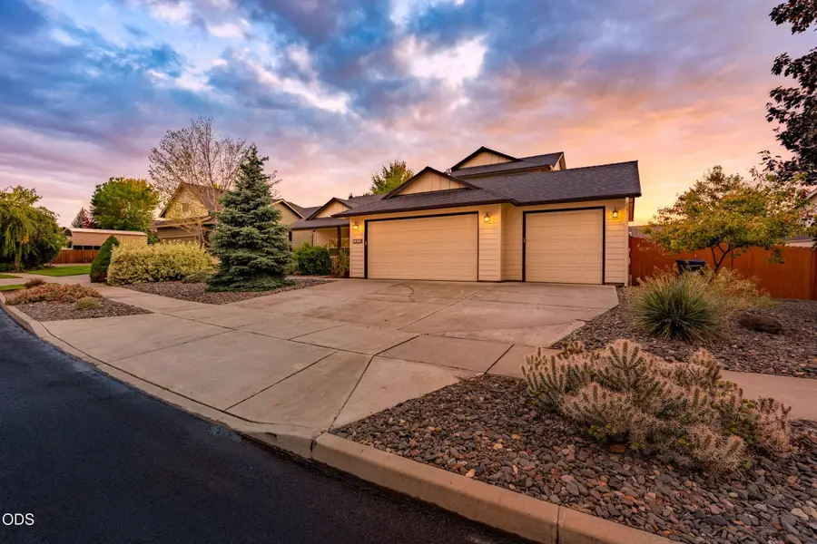 2829 NW 19th Street, Redmond, OR 97756 - #3