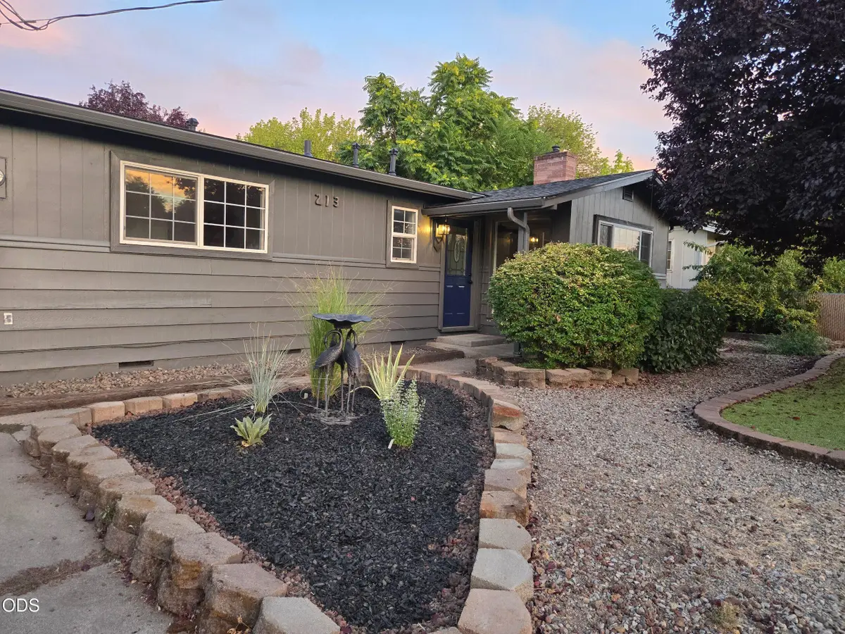 213 Corcoran Lane, Central Point, OR 97502 - #1