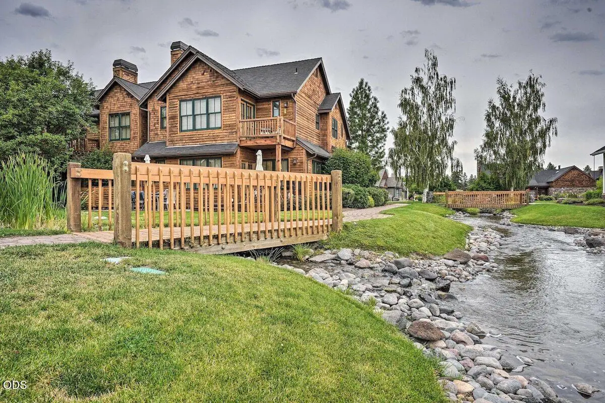 637 W Jefferson Avenue, Sisters, OR 97759 - #1