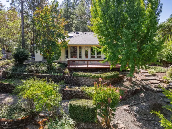 1946 Lampman Road, Gold Hill, OR 97525