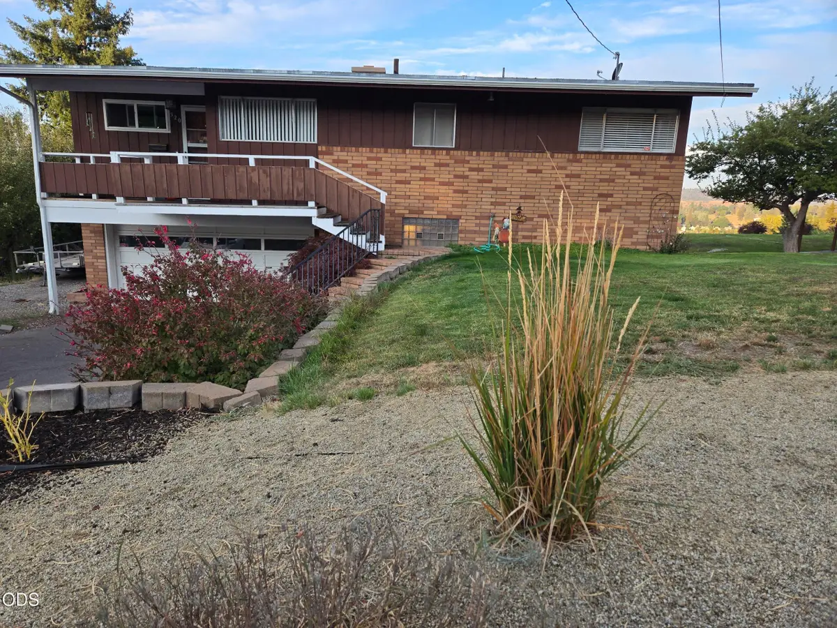 520 Hillside Avenue, Klamath Falls, OR 97601 - #1