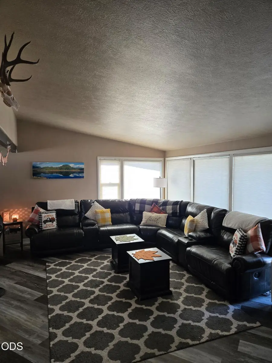 520 Hillside Avenue, Klamath Falls, OR 97601 - #2
