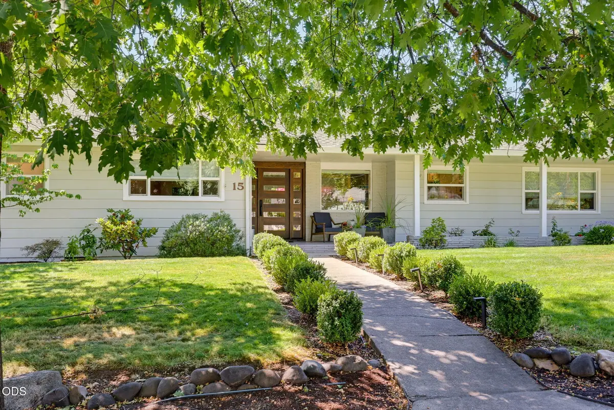15 N Groveland Avenue, Medford, OR 97504 - #1