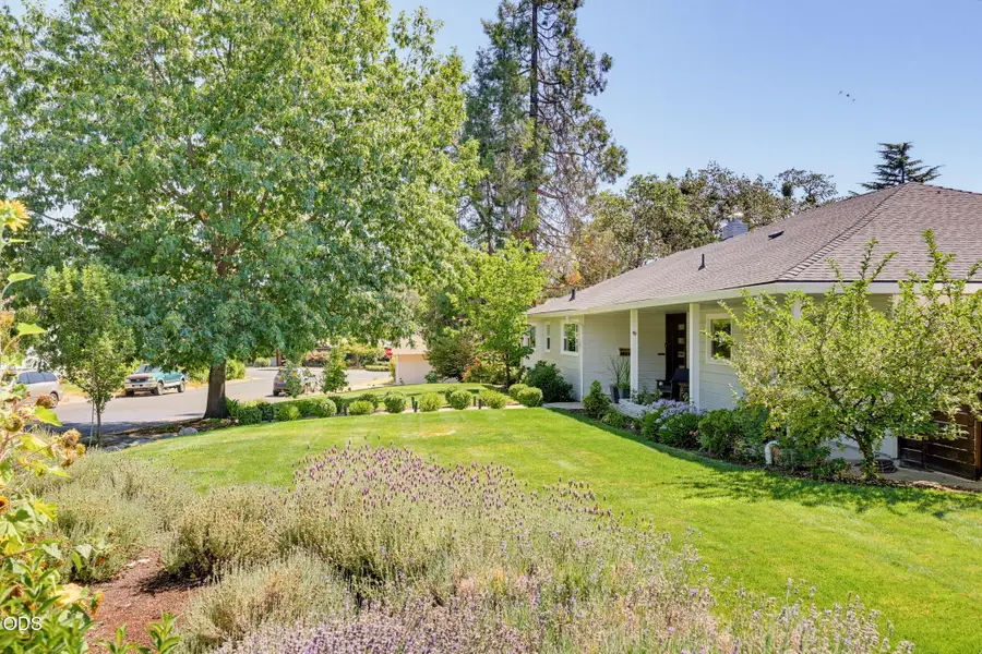 15 N Groveland Avenue, Medford, OR 97504 - #3