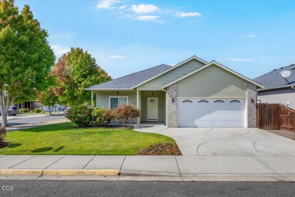 1633 SW Claudia Way, Grants Pass, OR 97527