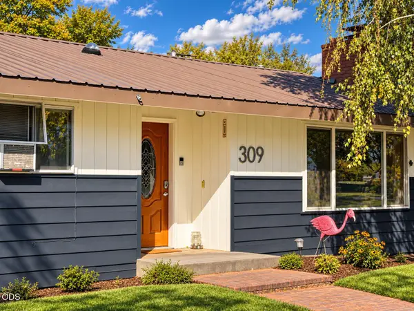 309 NW 9th Street, Redmond, OR 97756