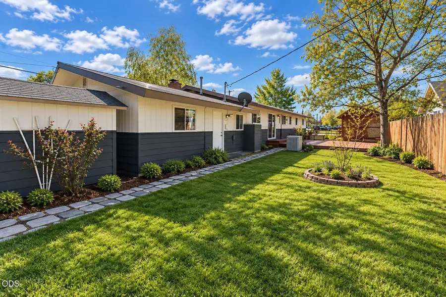 309 NW 9th Street, Redmond, OR 97756 - #3