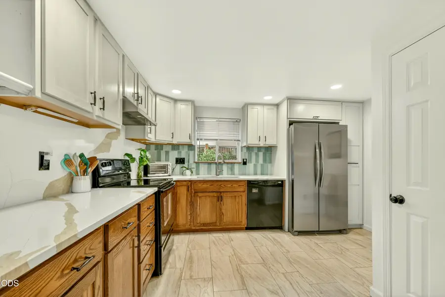 1117 W 9th Street, Medford, OR 97501 - #3