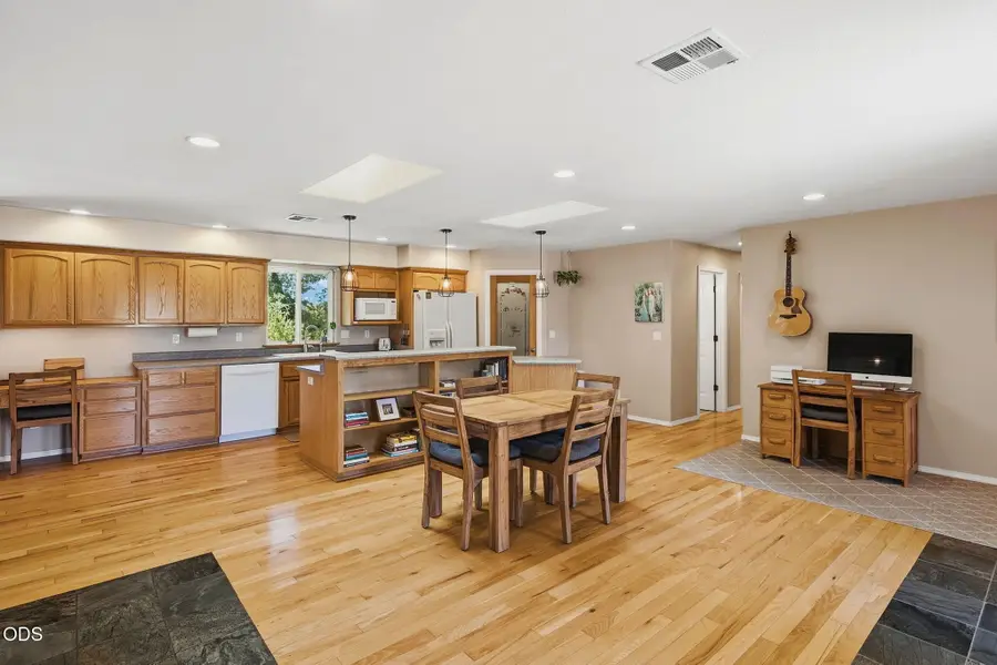 1410 Applegate Avenue, Grants Pass, OR 97527 - #3