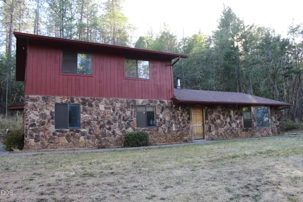 333 Greens Creek Road, Grants Pass, OR 97527