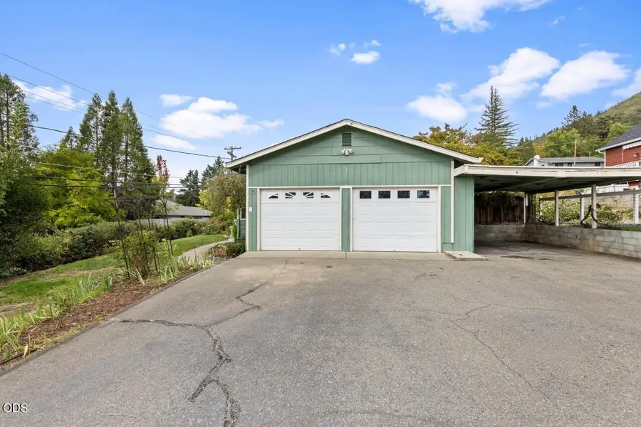945 NE Beacon Drive, Grants Pass, OR 97526 - #3