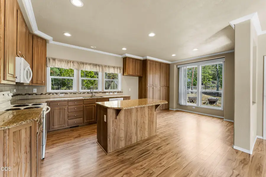 2085 Stringer Gap Road, Grants Pass, OR 97527 - #2