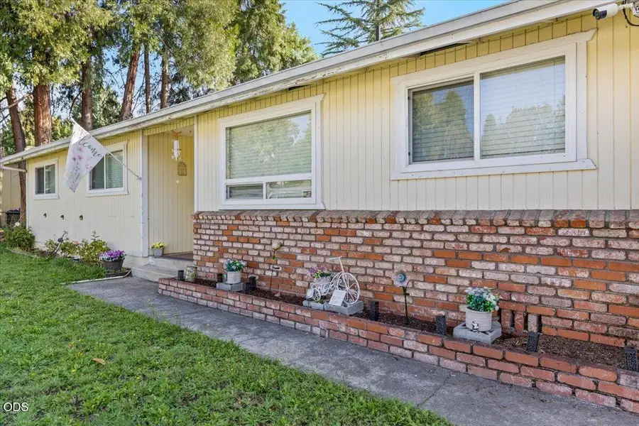 723 SW Cypress Street, Grants Pass, OR 97526 - #3
