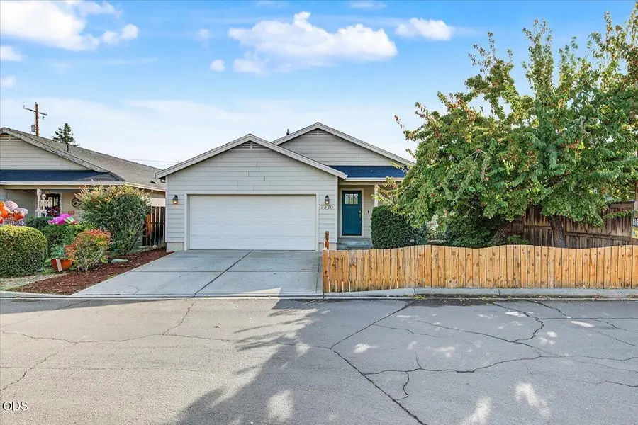 2320 Kamerin Lane, Medford, OR 97501 - #2