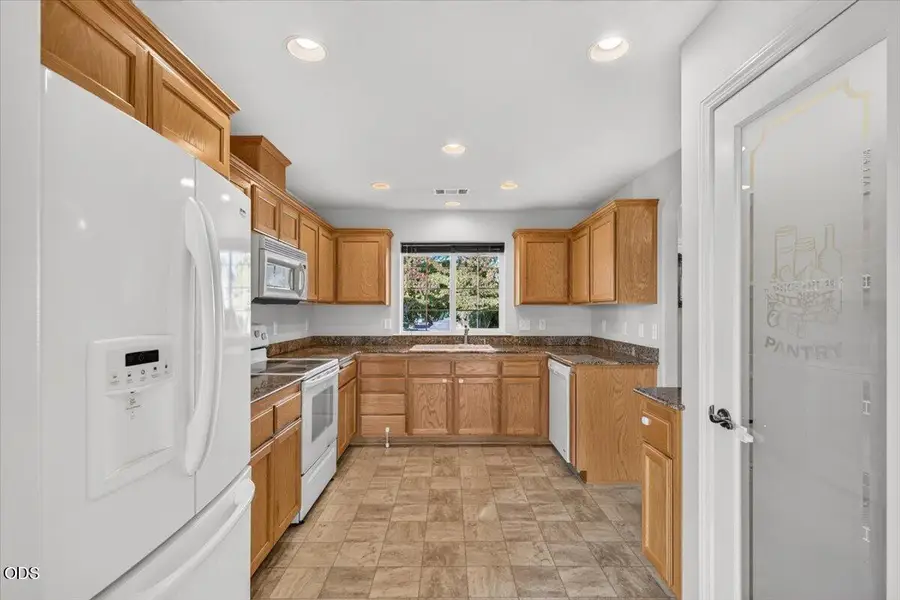 2320 Kamerin Lane, Medford, OR 97501 - #3