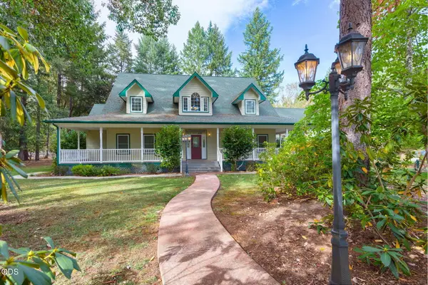 306 White Oak Drive, Cave Junction, OR 97523