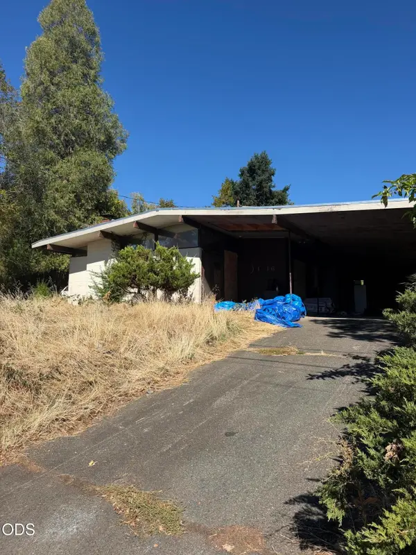1016 NE A Street, Grants Pass, OR 97526