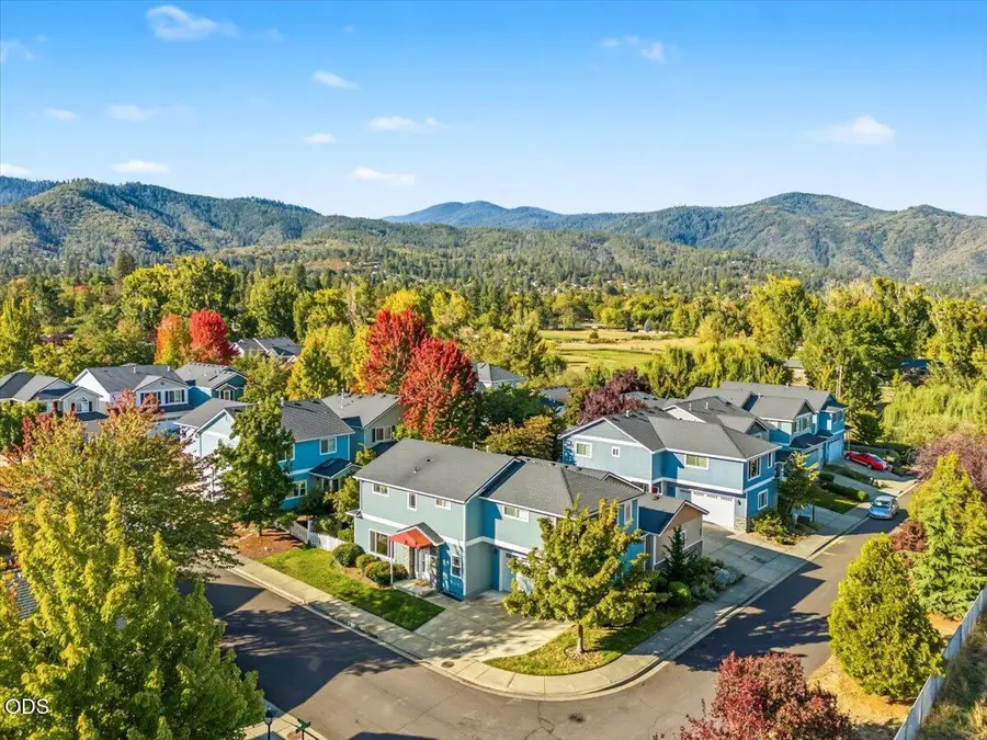 368 Meadow Drive, Ashland, OR 97520 - #3