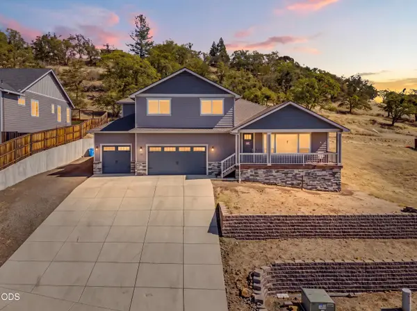 332 Avalon Terrace, Eagle Point, OR 97524