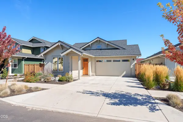 61158 SE Berkshire Way, Bend, OR 97702