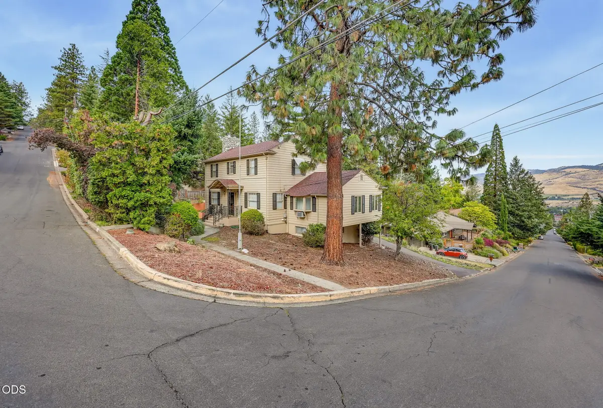 1395 Woodland Drive, Ashland, OR 97520 - #1