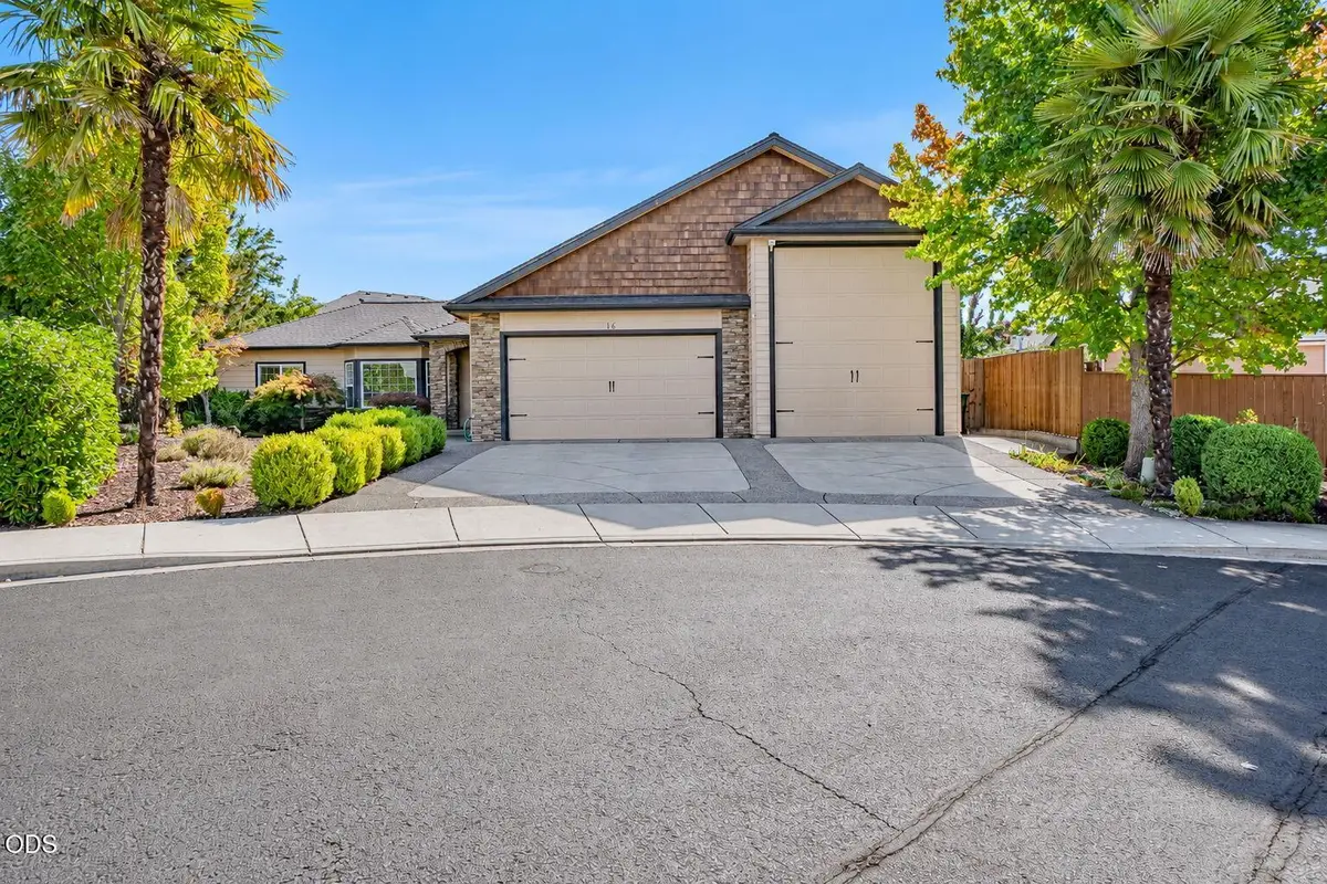 16 Milagros Court, Eagle Point, OR 97524 - #1