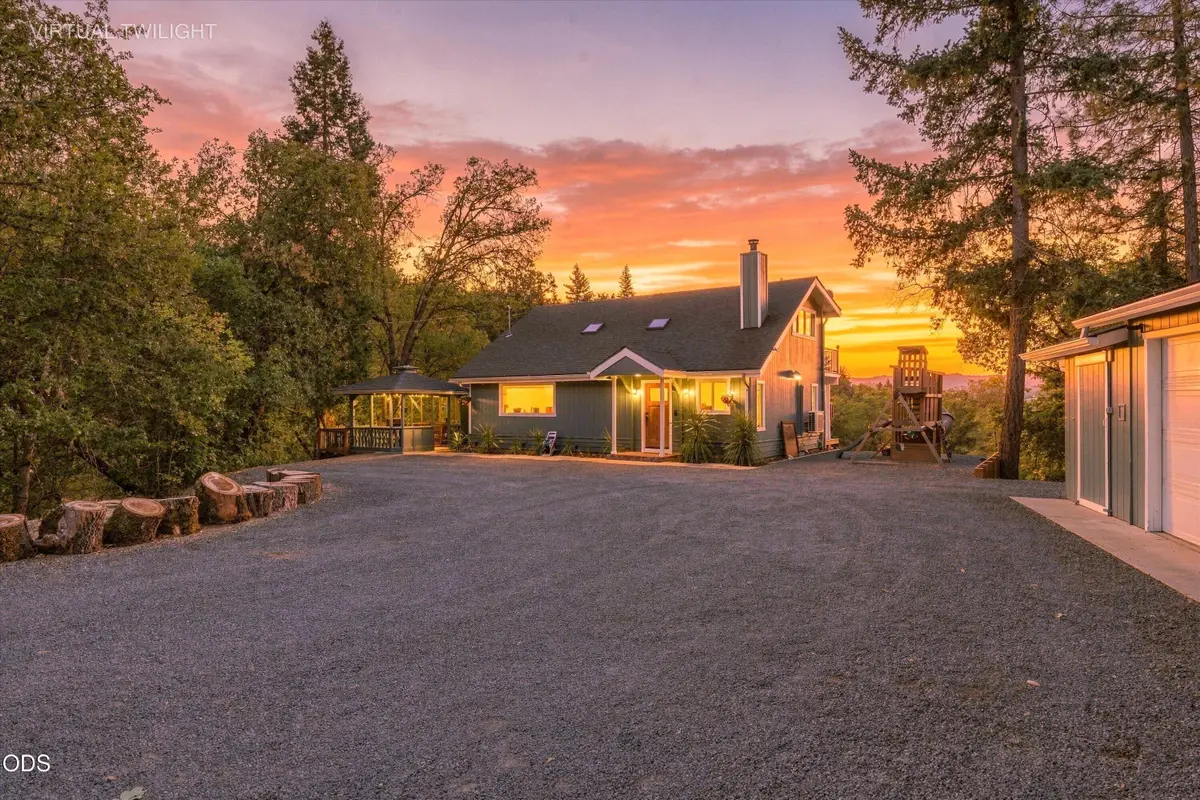 433 Hawksdale Drive, Grants Pass, OR 97526 - #1