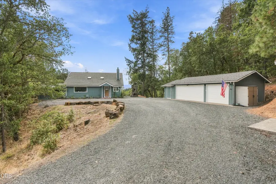 433 Hawksdale Drive, Grants Pass, OR 97526 - #3