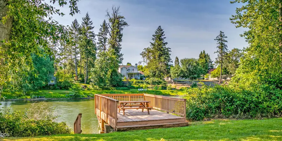 436 Ashwood Drive, Grants Pass, OR 97526 - #2