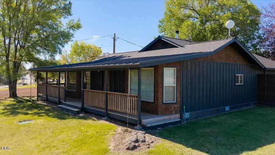 2097 NW Helmholtz Way, Redmond, OR 97756 - #2