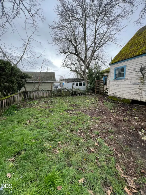 330 Grove Street Ne, Salem, OR 97301