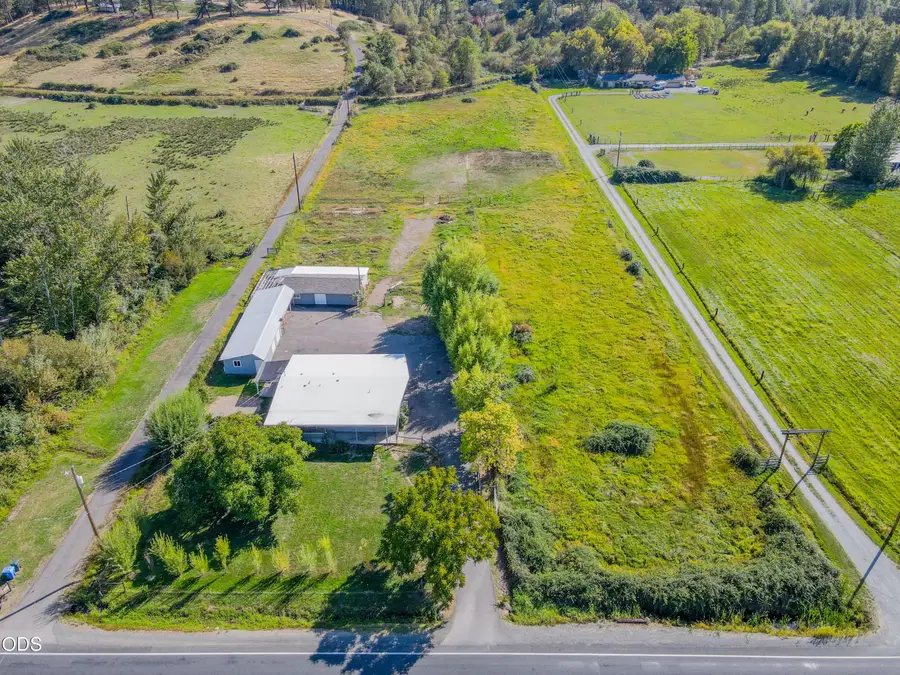 3511 Redwood Avenue, Grants Pass, OR 97527 - #2