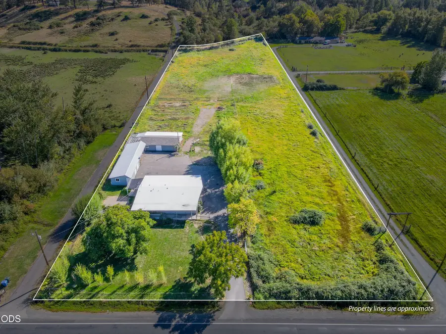 3511 Redwood Avenue, Grants Pass, OR 97527 - #3