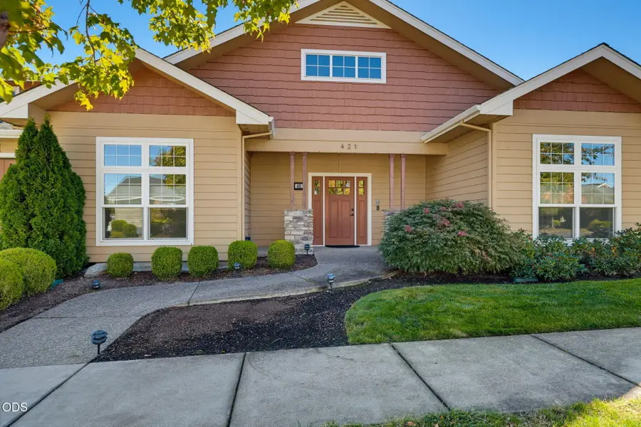 421 Stone Pointe Drive, Central Point, OR 97502 - #3