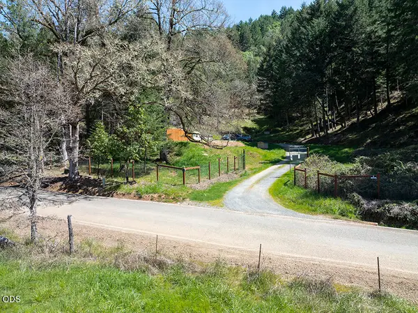 740 Warner Road, Wolf Creek, OR 97497