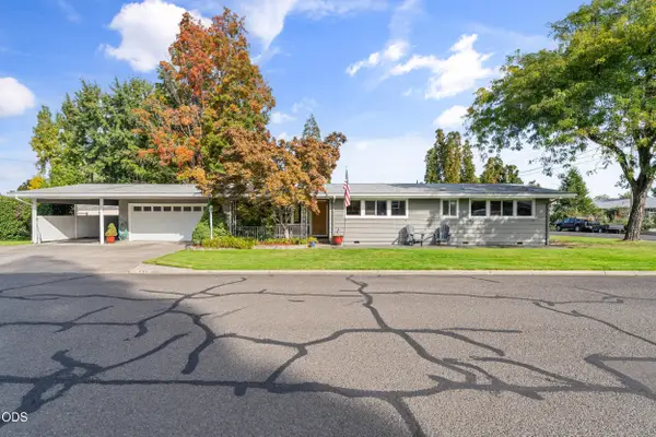 910 Crown Avenue, Central Point, OR 97502