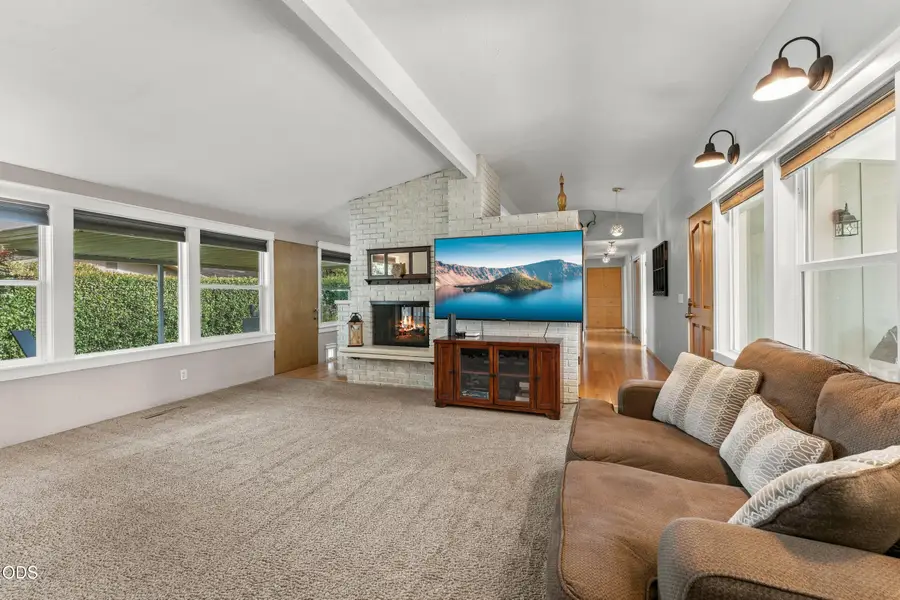910 Crown Avenue, Central Point, OR 97502 - #3