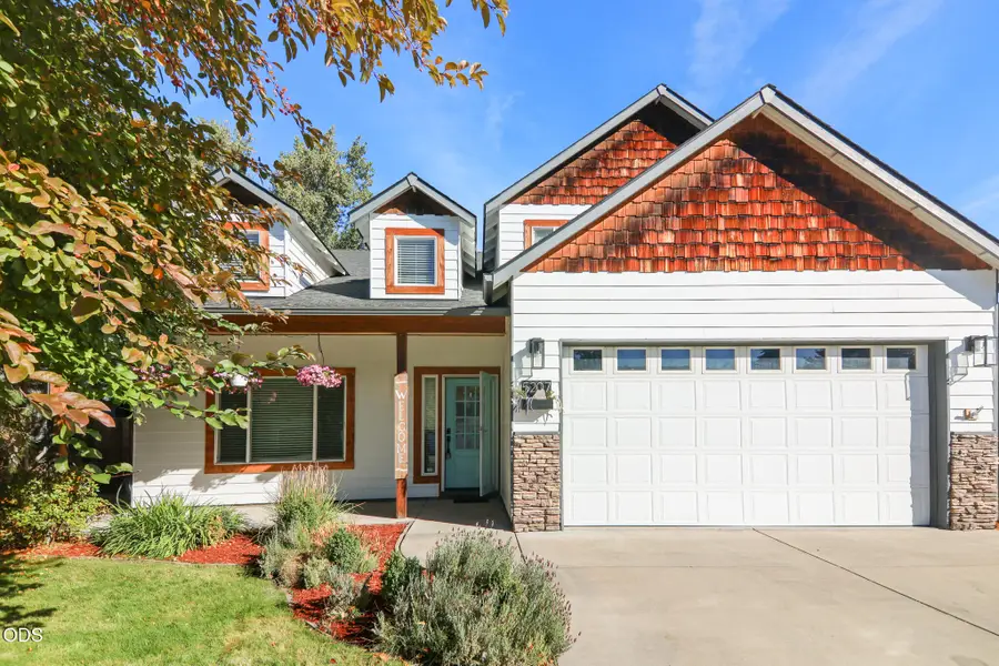 5207 Villa Drive, Klamath Falls, OR 97603 - #2