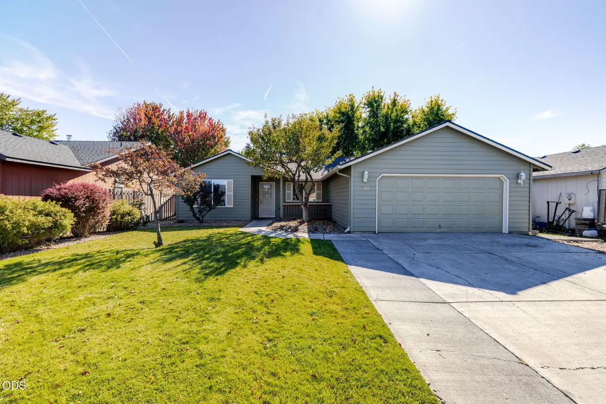 752 NE Nickernut Place, Redmond, OR 97756 - #1