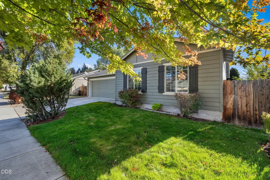444 SW 28th Street, Redmond, OR 97756 - #2