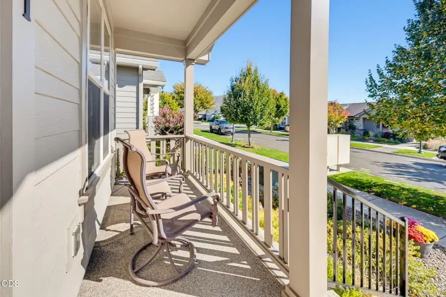 3851 Sunleaf Avenue, Medford, OR 97504 - #3