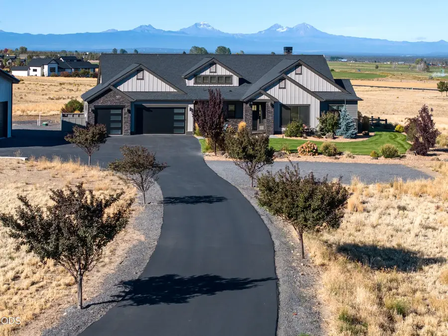 6949 SW Mill Iron Circle, Powell Butte, OR 97753 - #2