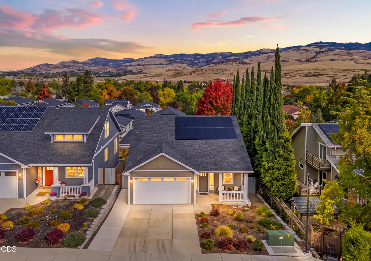 359 Otis Street, Ashland, OR 97520 - #1