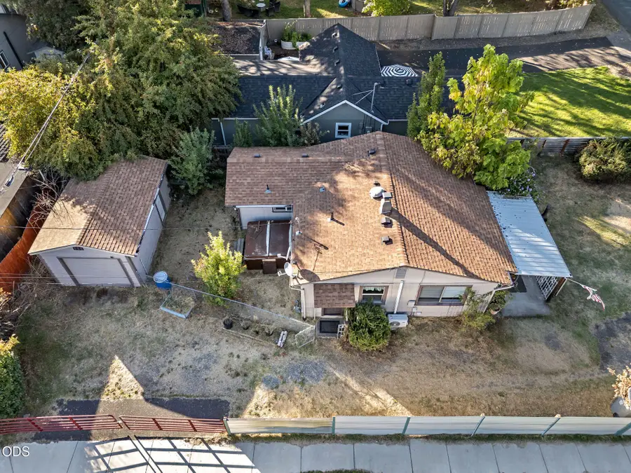 901 NW D Street, Grants Pass, OR 97526 - #3