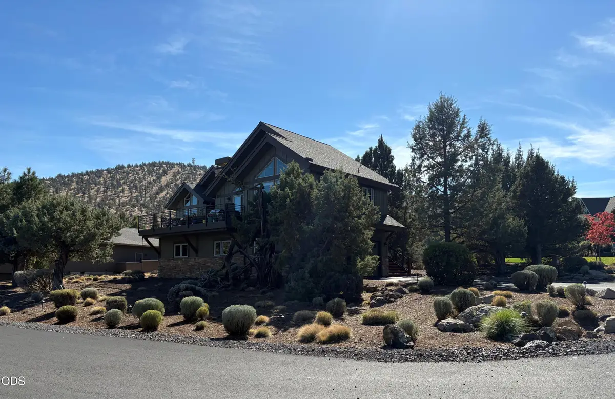 500 Highland Meadow Loop, Redmond, OR 97756 - #1